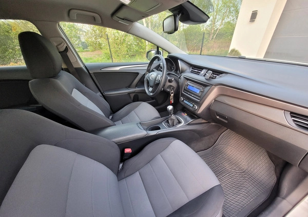 Toyota Avensis cena 63900 przebieg: 160000, rok produkcji 2016 z Myszków małe 67